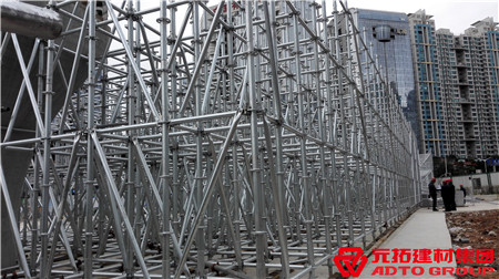 盤扣式腳手架的特性是什么，2019年腳手架價(jià)格表